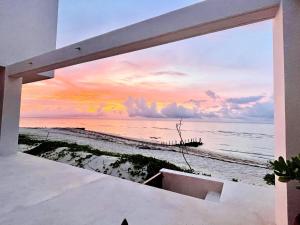 Beachfront house with pool, 15 min from Progreso