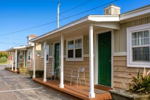 Sea Horse Inn and Cottages