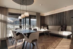 Suitehouse, Premium Apartments, Pools & Spa in Dolomites - by Familiaris