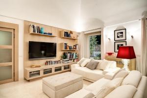 GOCCE VILLAS - Villa Bouganvillea Superb Capri Villa with Views