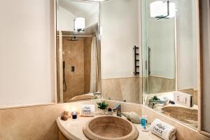 GOCCE VILLAS - Villa Bouganvillea Superb Capri Villa with Views