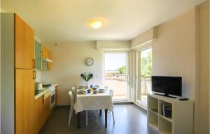 Beautiful Apartment In Lavagna With Wifi