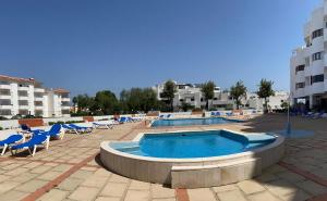 2-bedroom apartment in Albufeira, 10 minutes from the beach, with pool