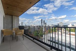 2 BR apt 2 min from Shopping del Sol & La Galería