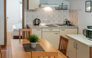 Cozy Apartment In Sveti Filip I Jakov