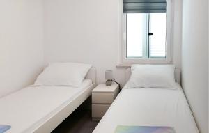 Cozy Apartment In Sveti Filip I Jakov