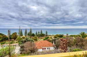 Mar Azul Studio, a Home in Madeira