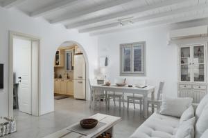 West Side Garden House