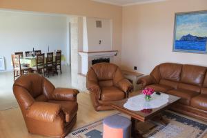 Cozy, spacious home away from home! Sea view