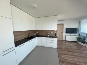 Apartment with panoramic view by the hockey arena