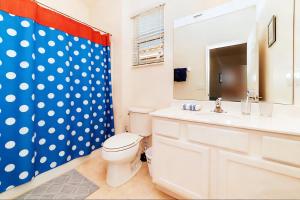 Bright Suite Room with Private Bath Near Disney- Pool- Water Park- Resort- Club