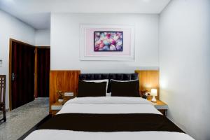 Hotel O Maruti