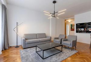2BR Montaigne Chambiges