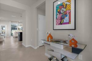 5 BD 4.5 BA Windsor Cay 1240 BI