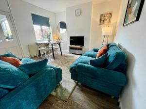 Petal House, Gloucester - Large, Spacious and charming