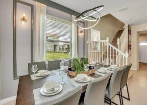 5 Bd 45 Ba Windsor At Westside 2414 Td