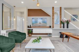 5 Bedrooms 5.5 Bathrooms Solterra 7207 OL