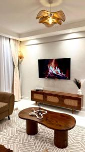Spacious Parklands flat, balcony, gym,Wi-Fi, security