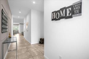 6 BD 4.5 BA Solara Resort 8995 AD