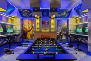 6 Bedrooms 5.5 Bathrooms Solterra 7623 OL