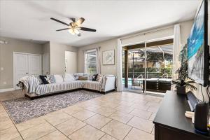 6 Bedrooms 5.5 Bathrooms Solterra 5278WW