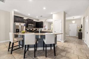 6 Bedrooms 5.5 Bathrooms Solterra 5278WW