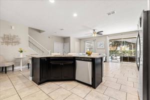 6 Bedrooms 5.5 Bathrooms Solterra 5278WW