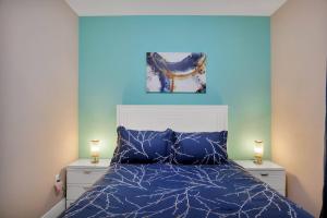 7 Bedrooms 5 Bathrooms Solterra 4103 OD
