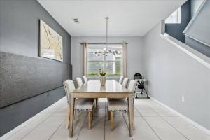 7 Bedrooms 6.5 Bathrooms Solara 9041FKTW