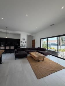 Villa spacieuse piscine 350 m de la plage