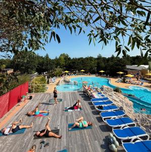 Mobil Home 4 chambres - Camping Les Pins