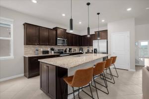 8 BD 6 BA Windsor Cay 16264 SM