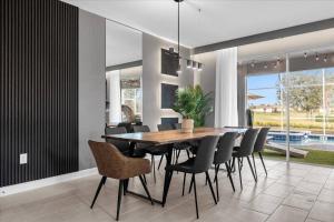 9 Bedrooms 5 Bathrooms Champions Gate 9017 ST