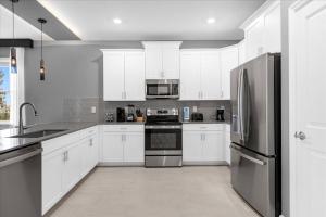 9 Bedrooms 5 Bathrooms Champions Gate 9017 ST