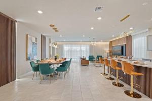 9 Bd 6 Ba Windsor Island 4281 La