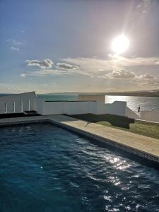 PIN4.1 - Beachfront 1BR near Port Beach