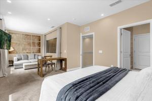 3 Bedrooms 3.5 Bathrooms Magic Village 7584 BD