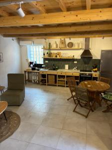 Athinas Cozy Guest House