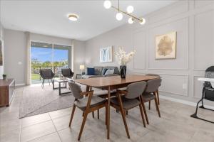 2 Bd 2 Ba Storey Lake 3150-205 Pc