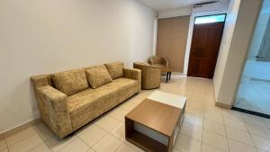 Journy B Holiday Inn Ekala