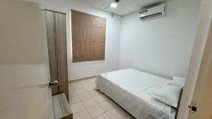 Journy B Holiday Inn Ekala