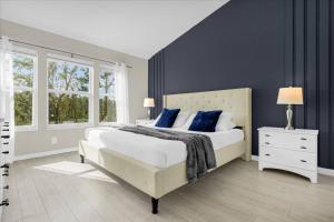 3 Bedrooms 3 Bathrooms Windsor Palms 2340 Sp