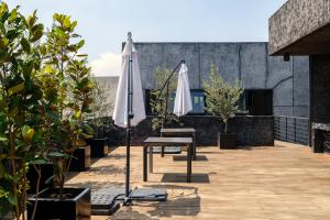 Centric 2 BR Condo - Gym - Open Air Cinema