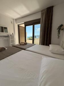 Lions 2 Studios & Apartments, Poros Island.