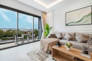 Luxury 1BR City Walk, Park View & Balcony