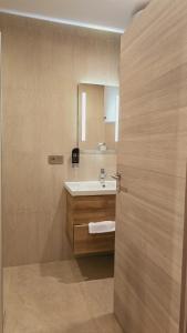 Elegance Lux Living 214