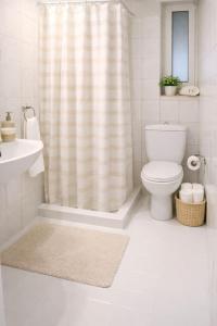 Yviome Rhodes Central Escape