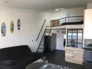 Studio mezzanine Cap d’Agde vue sur port et mer