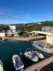 Studio cabine climatisé 4 couchages vue mer