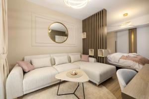 Best Residence - High-End Suites with Private Parking - by Solinis Homes